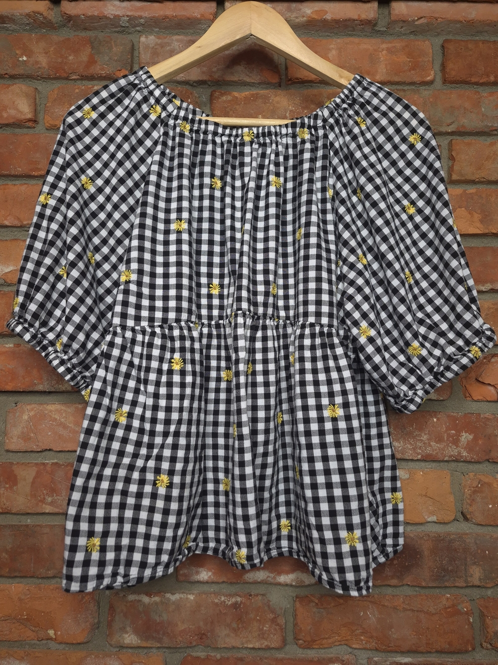 Old Navy Gingham Embroidered Daisy Peasant Blouse Large Cottagecore